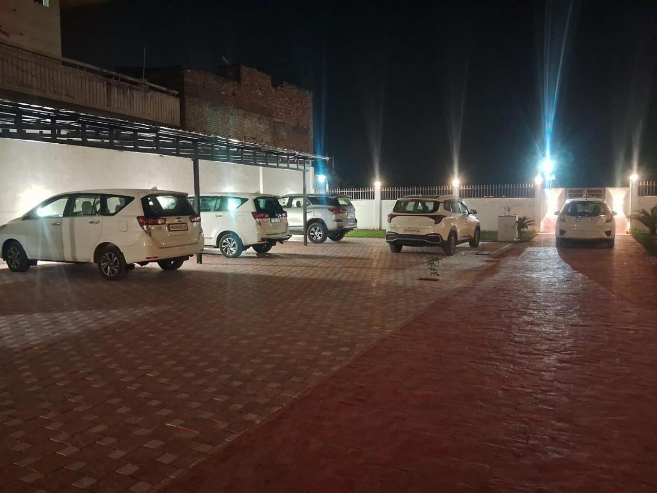 Brij Hari Hotel 4*